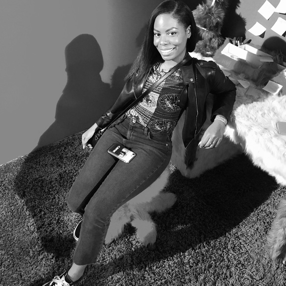 Meet your Posher, Alexis - Picture 2 of 6